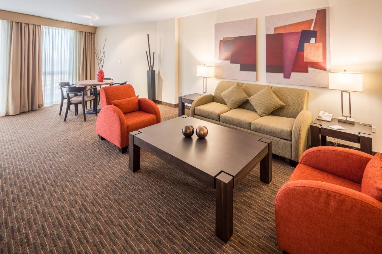 Crowne Plaza Monterrey Aeropuerto By Ihg Hotel Bagian luar foto