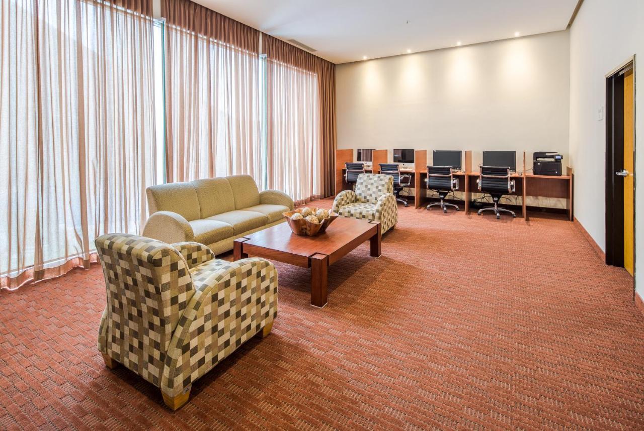 Crowne Plaza Monterrey Aeropuerto By Ihg Hotel Bagian luar foto
